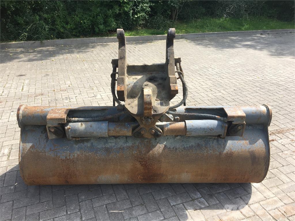 UNIVERSALLÖFFEL 2000 MM B Farm machinery