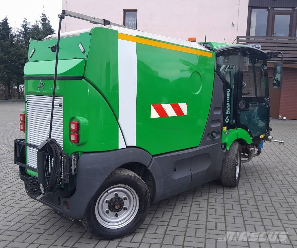 Mathieu AQUADYNE MC210 NR 415 (68) 2018 Polewaczka drogowa Utility machines