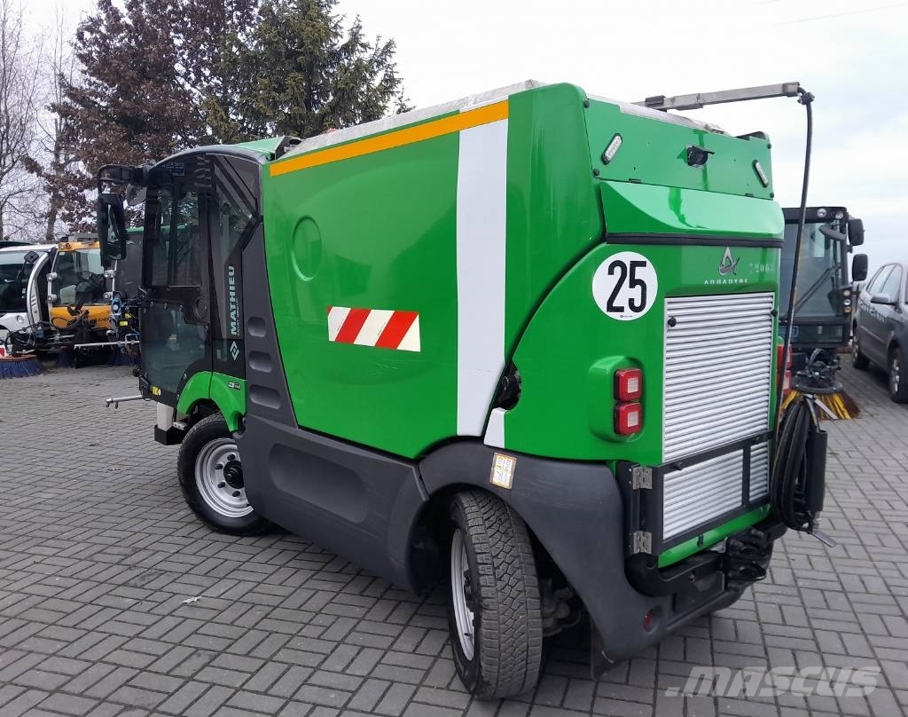 Mathieu AQUADYNE MC210 NR 415 (68) 2018 Polewaczka drogowa Utility machines