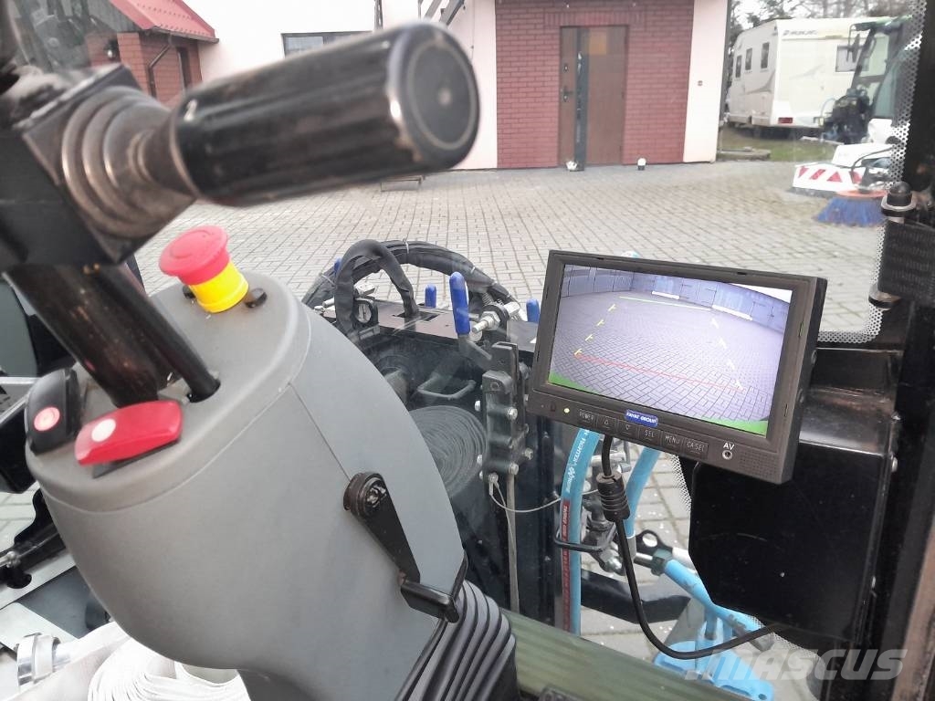 Mathieu AQUADYNE MC210 NR 415 (68) 2018 Polewaczka drogowa Utility machines