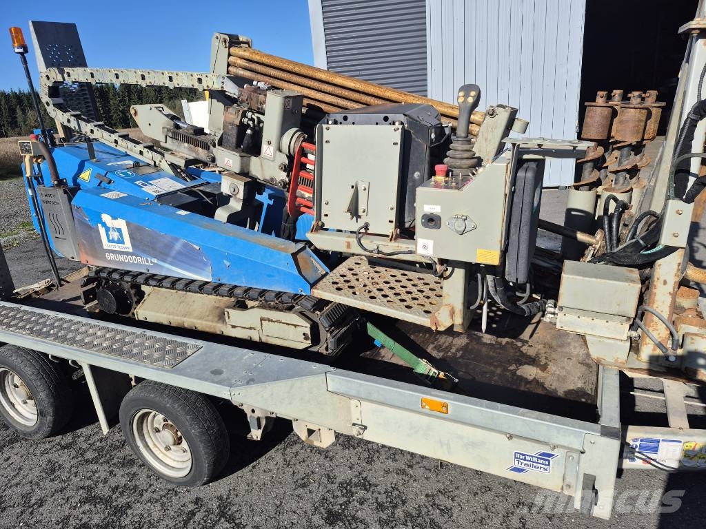 Tracto Grundodrill 4X + Mixing unit + Iveco + trailer Vaakaporauslaitteet