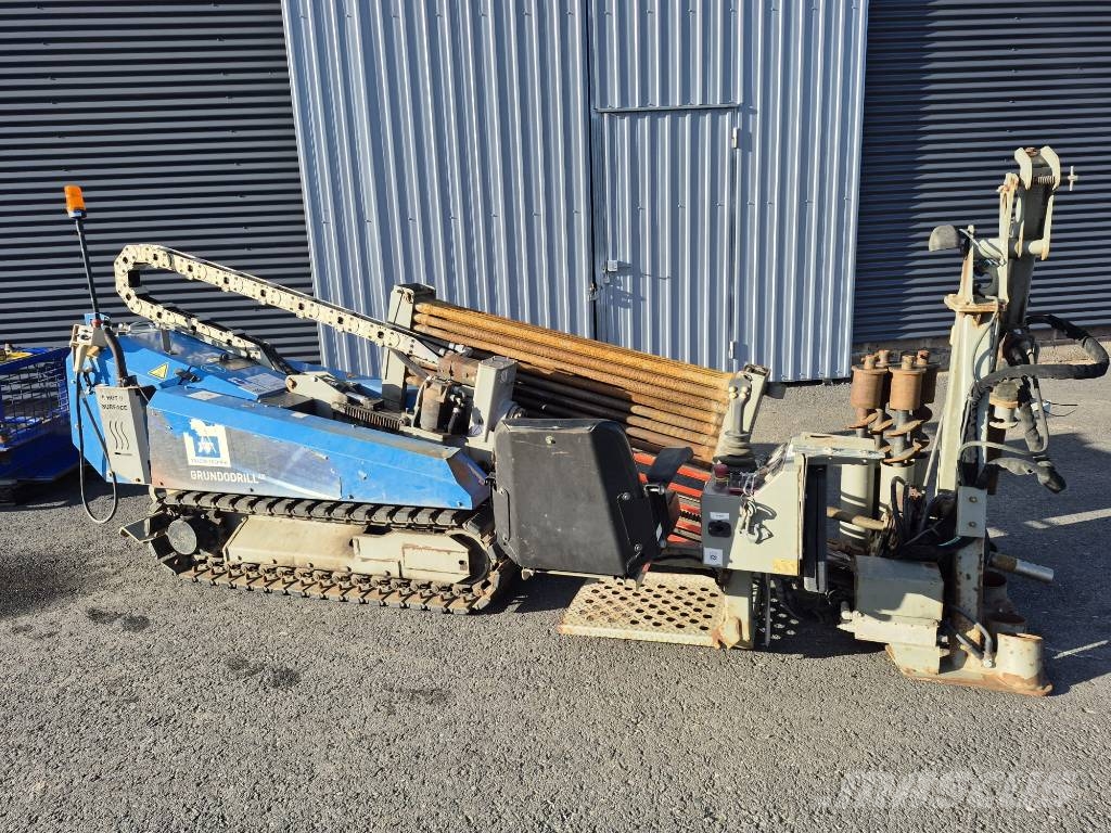 Tracto Grundodrill 4X + Mixing unit + Iveco + trailer Equipamentos de perfuração direcional horizontal