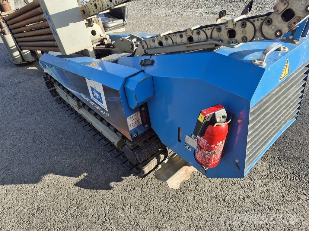 Tracto Grundodrill 4X + Mixing unit + Iveco + trailer Equipamentos de perfuração direcional horizontal