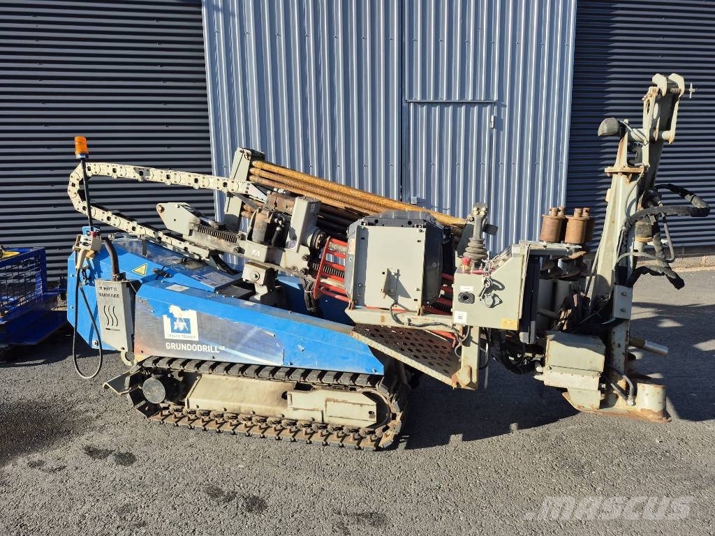 Tracto Grundodrill 4X + Mixing unit + Iveco + trailer Equipamentos de perfuração direcional horizontal