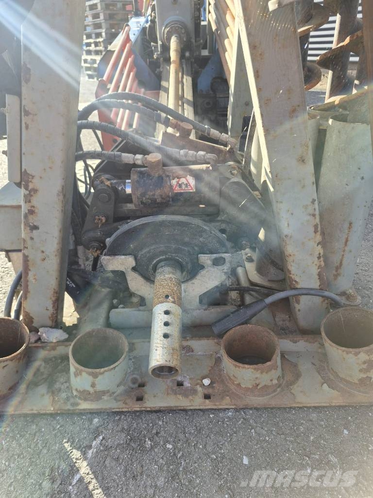 Tracto Grundodrill 4X + Mixing unit + Iveco + trailer Equipamentos de perfuração direcional horizontal