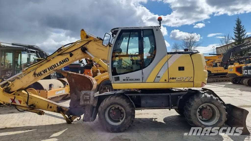 New Holland MH City FOR PARTS حفارات بعجل