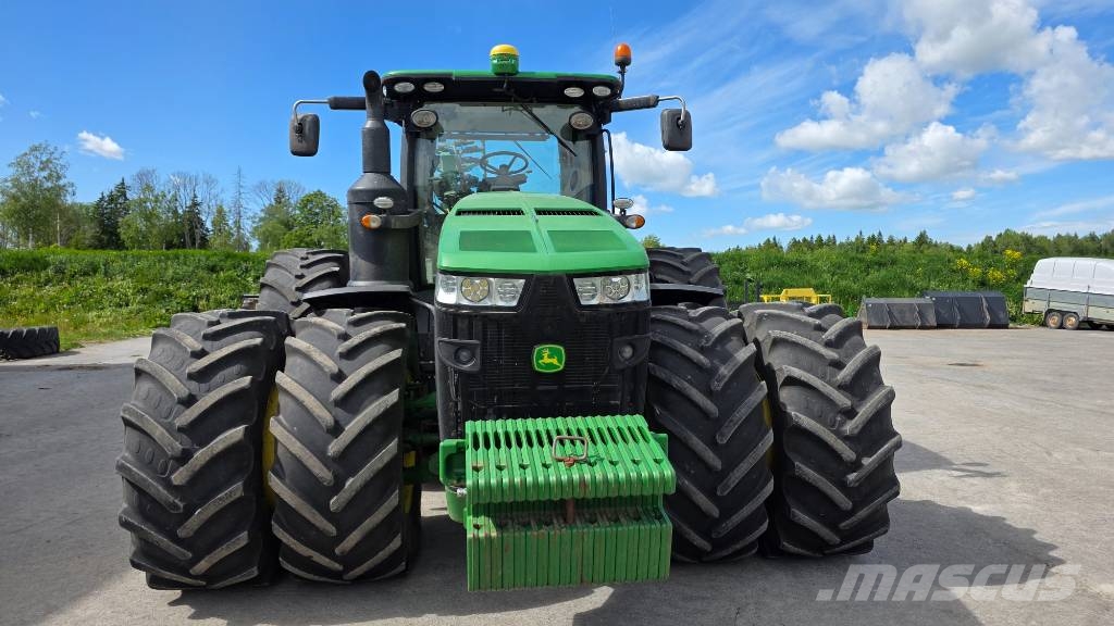 John Deere 8320 R Traktorid