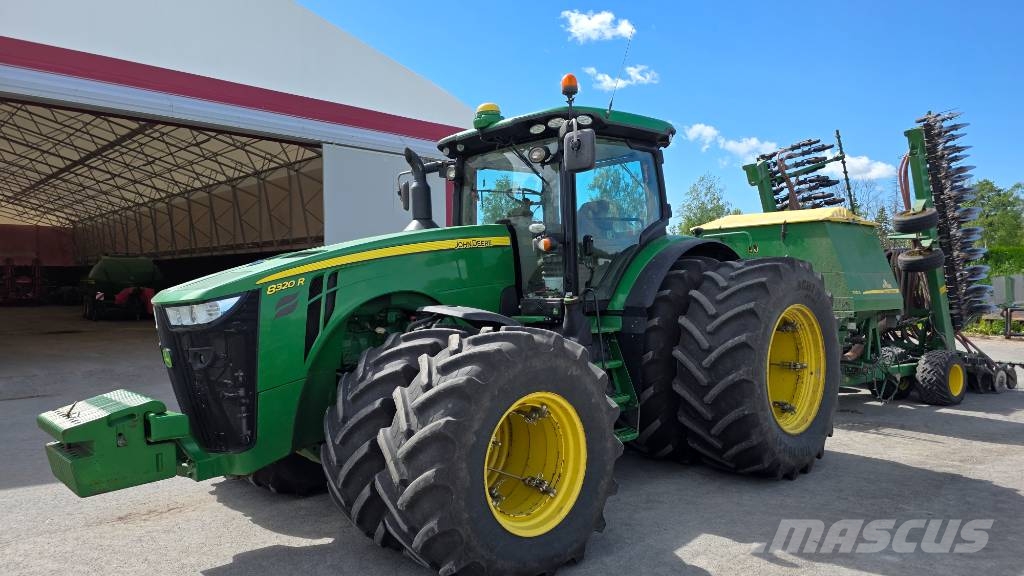 John Deere 8320 R Traktorid