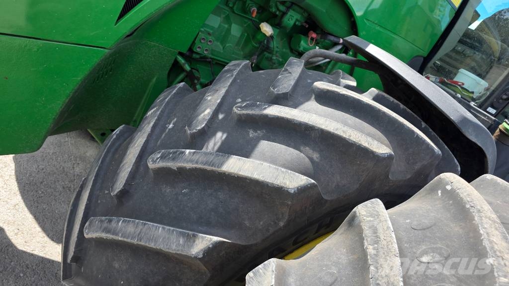 John Deere 8320 R Traktorid