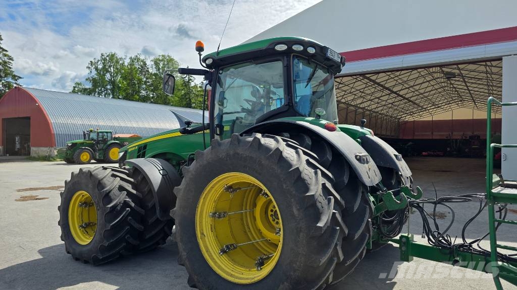 John Deere 8320 R Traktorid
