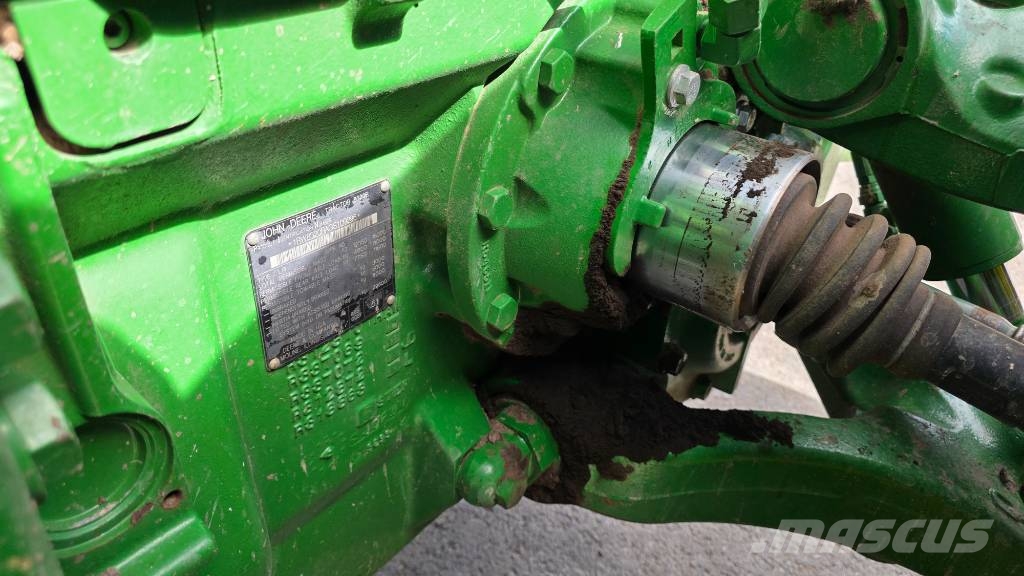 John Deere 8320 R Traktorid