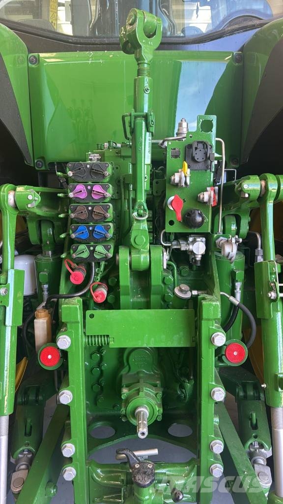 John Deere 8295 R Traktorid