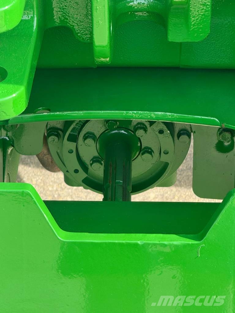 John Deere 8295 R Traktorid