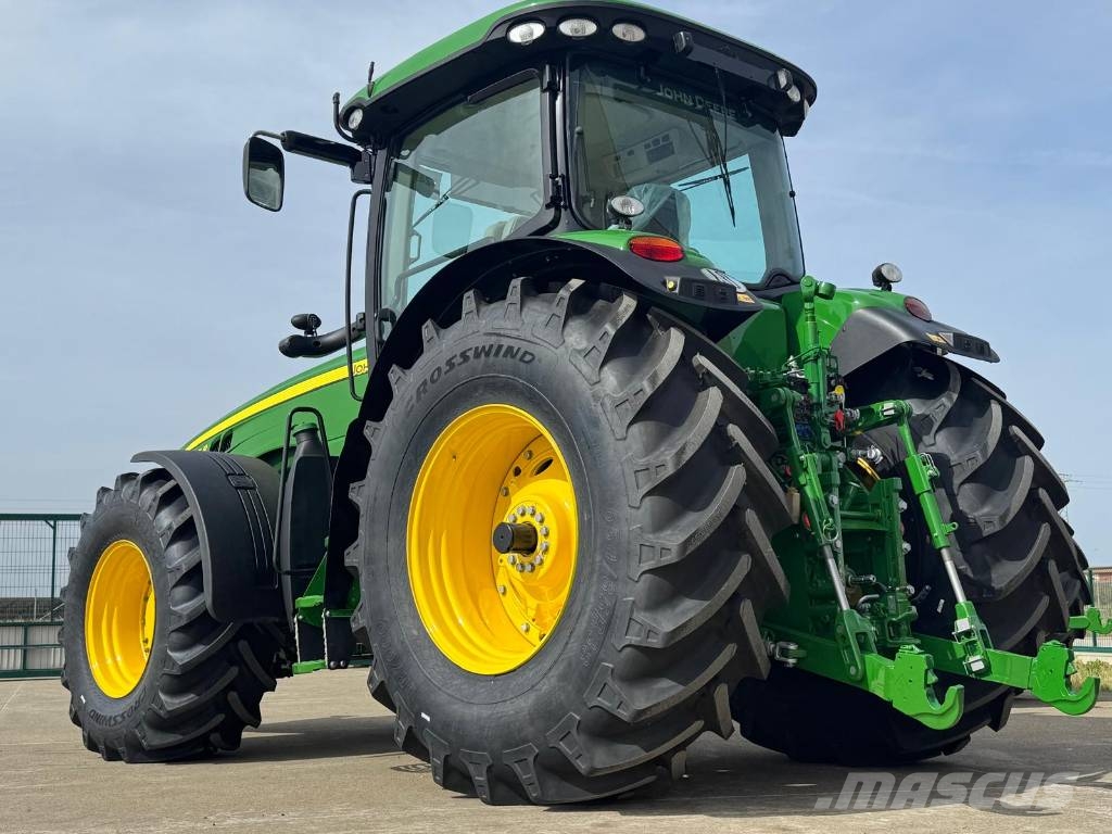 John Deere 8295 R Traktorid