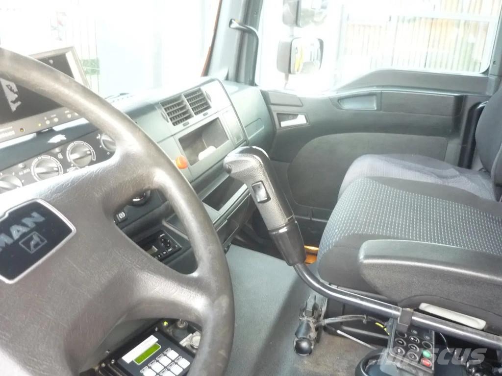 MAN TGM 26.340 6x2-4 Zoeller Medium XL Camion dei rifiuti