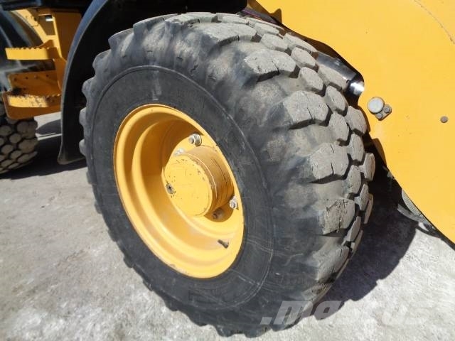 CAT 908M Φορτωτές με λάστιχα (Τροχοφόροι)