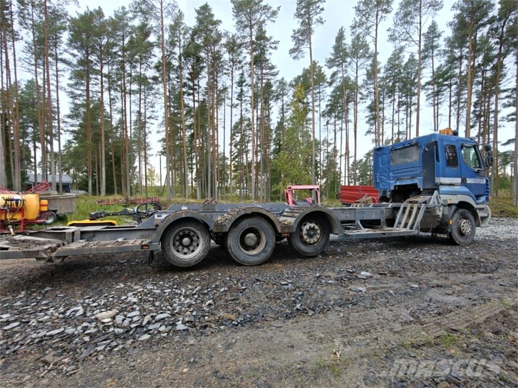 Sisu 12E480 Forest machine transport trucks
