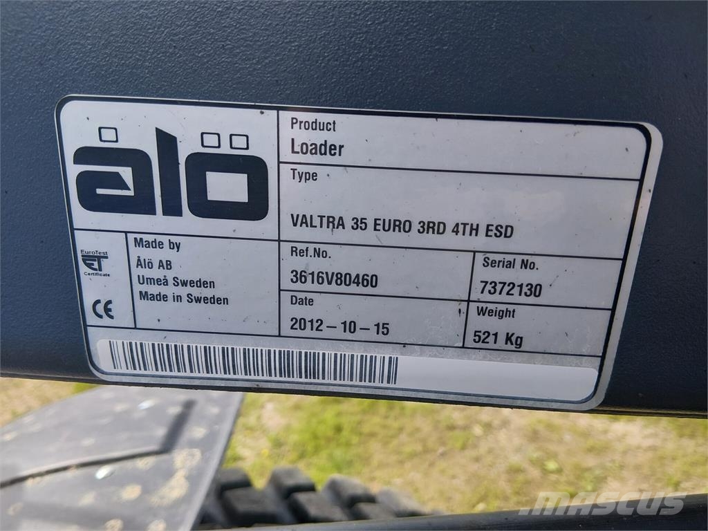 Valtra A93 الجرارات