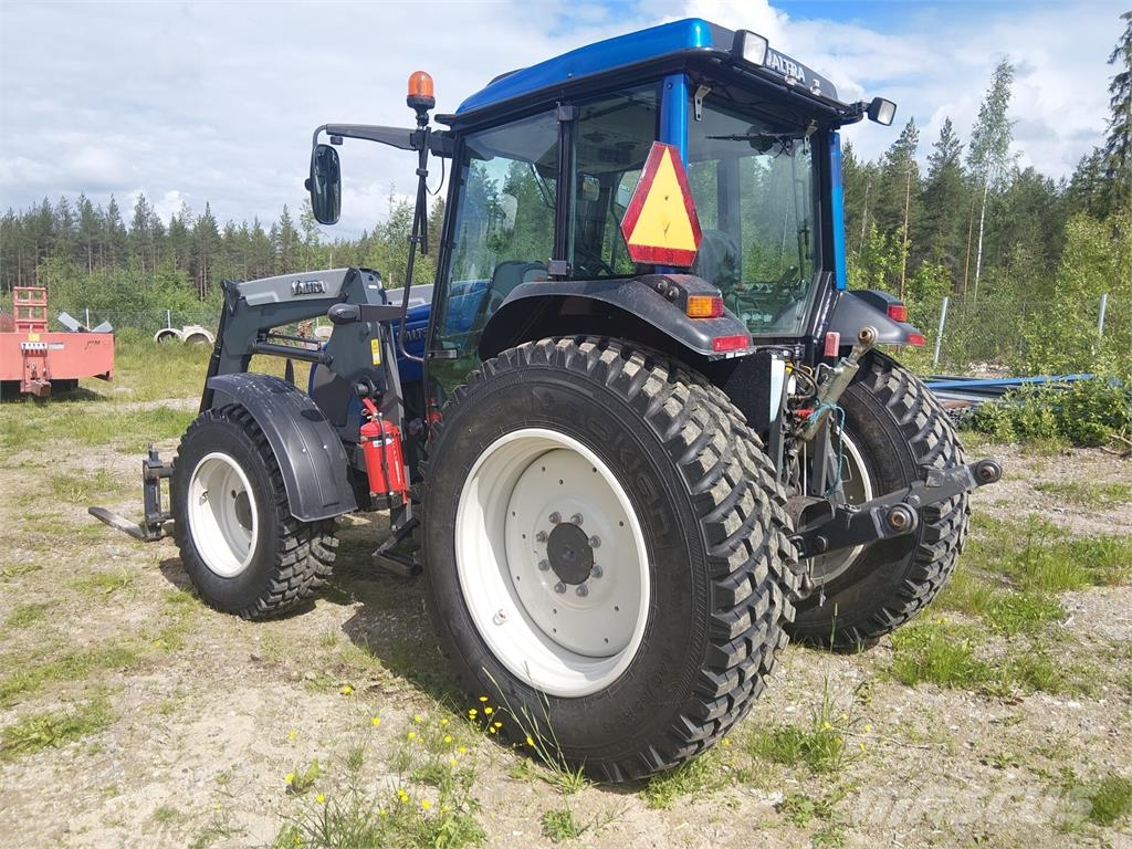 Valtra A93 الجرارات