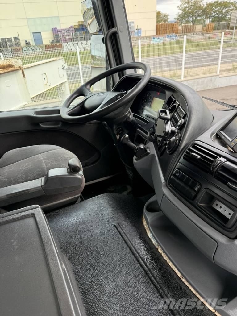 MERCEDES ACTROS 3341 Plumas de hormigón