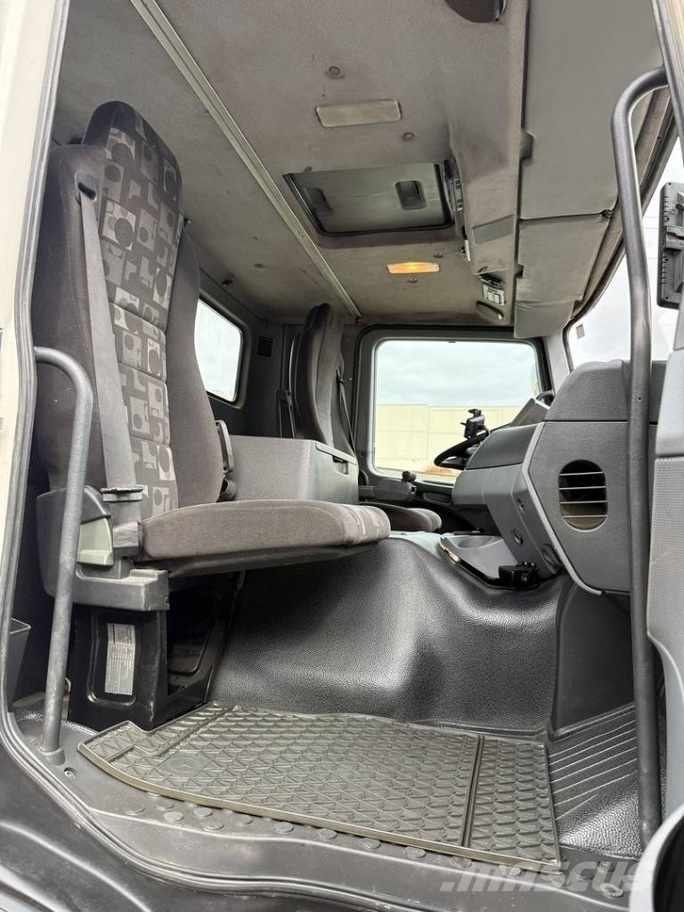 MERCEDES ACTROS 3341 Plumas de hormigón