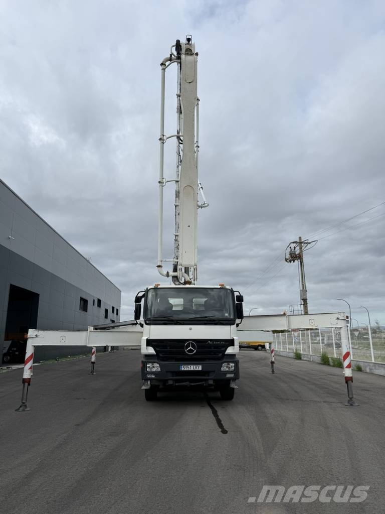 Mercedes-Benz ACTROS 3341 طفرات توزيع الخرسانة