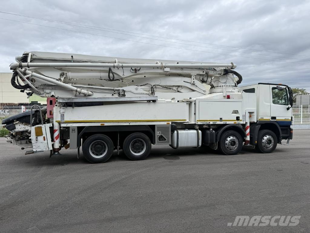 Mercedes-Benz ACTROS 3341 طفرات توزيع الخرسانة