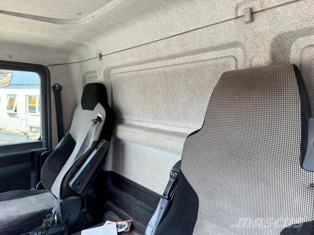MAN TGL 10.180 4X2 EURO 5 + ZEPRO LIFT 2000KG Isotermos y frigoríficos
