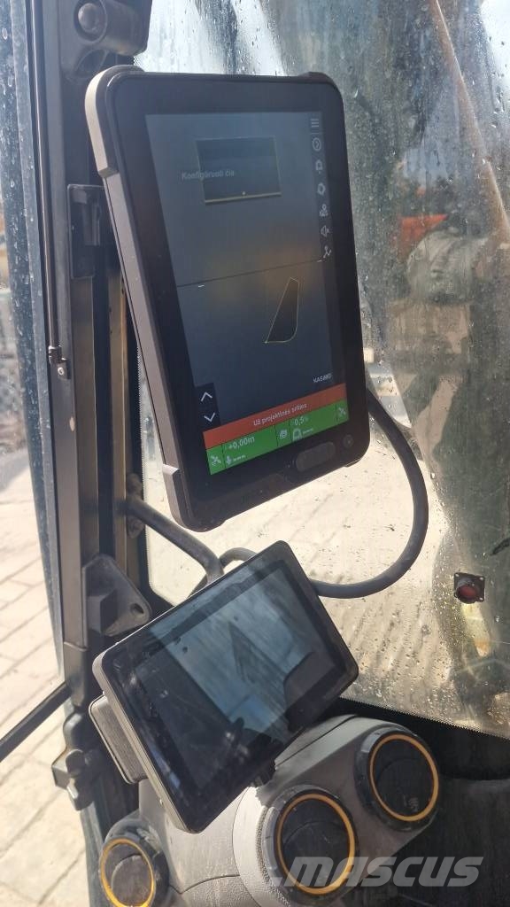 JCB 220 X Rupsgraafmachines