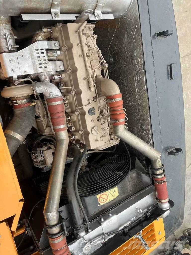 Hyundai R300LC-9S Gravemaskiner på larvebånd