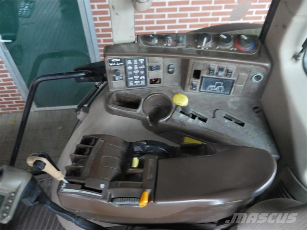 John Deere 6820 AP Q66 Frontlader Tractoren