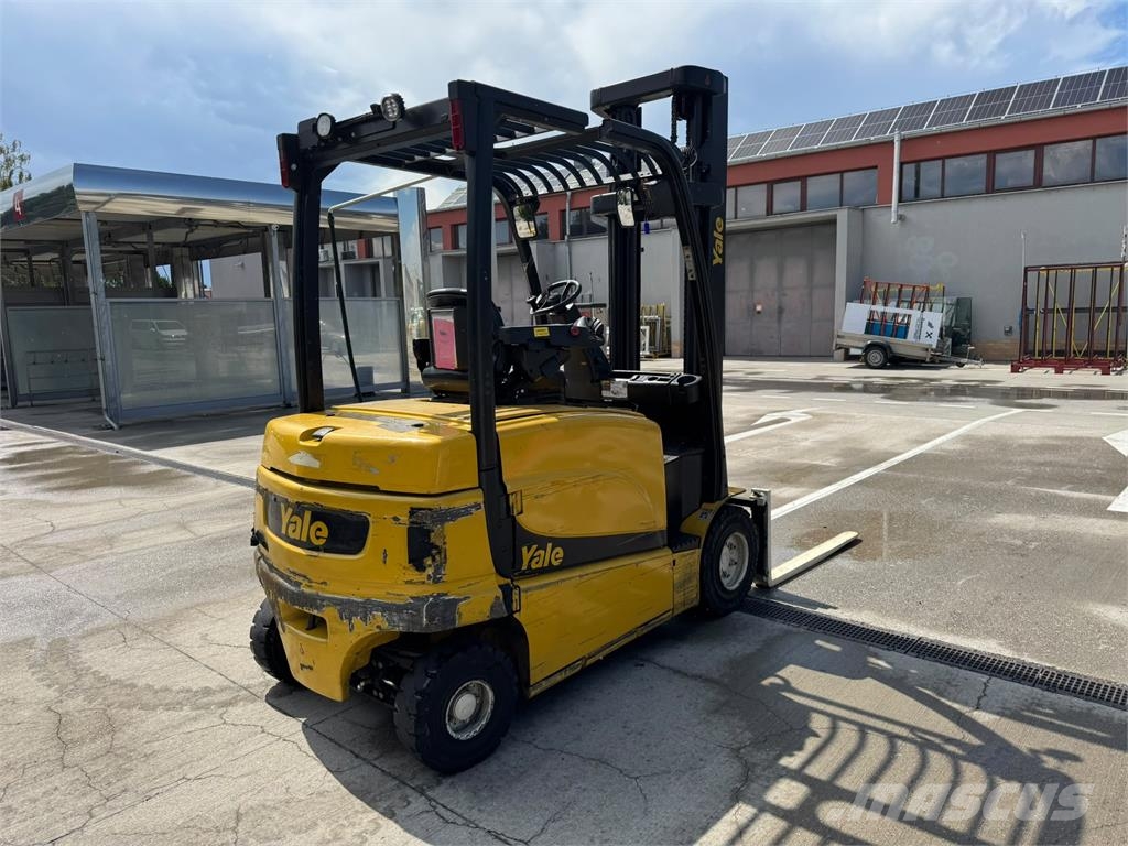 Yale ERP25 Wózki elektryczne