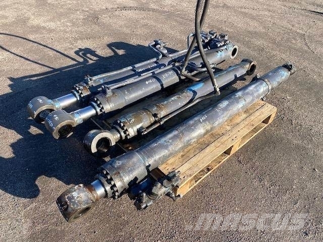 Volvo EC 240 B USED HYDRAULIC CYLINDER Hydraulics