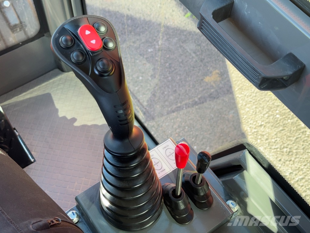 Everun ER 06 - 4x4 - Kubota 26hk - Steg5 Schrankladers