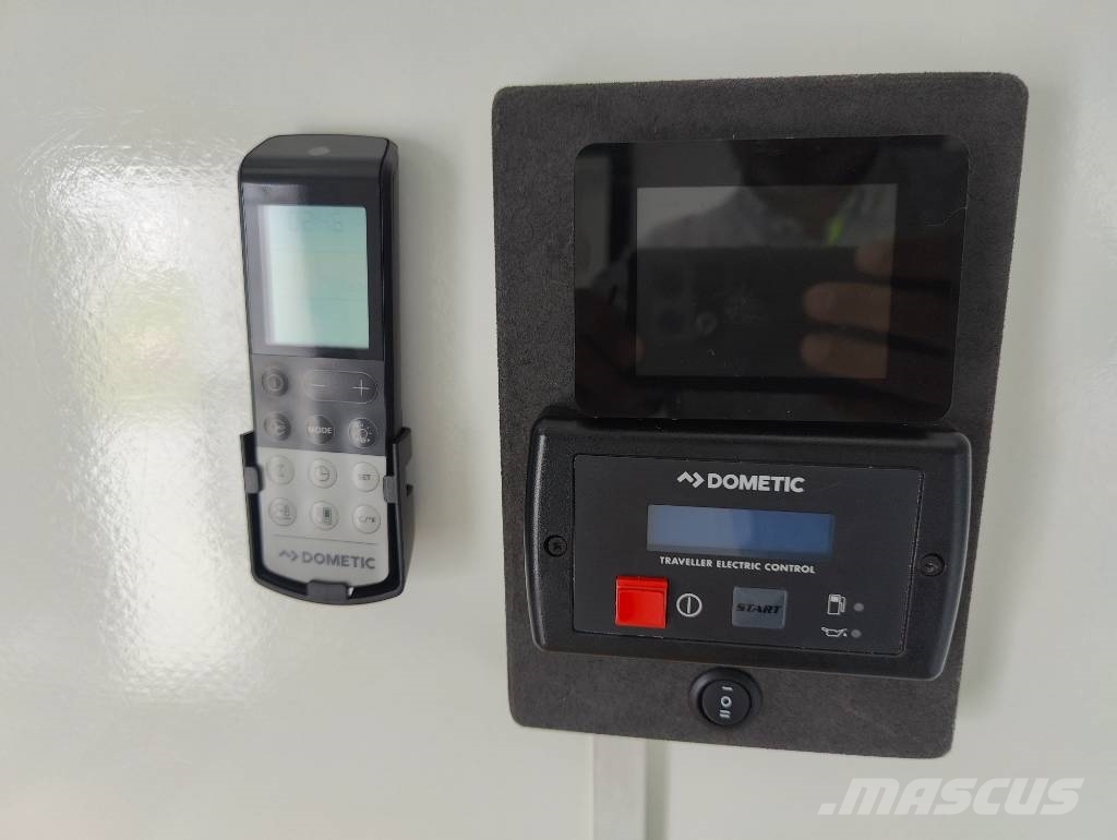 Volvo FL 250  Expo näyttelyauto Camiones con caja de remolque