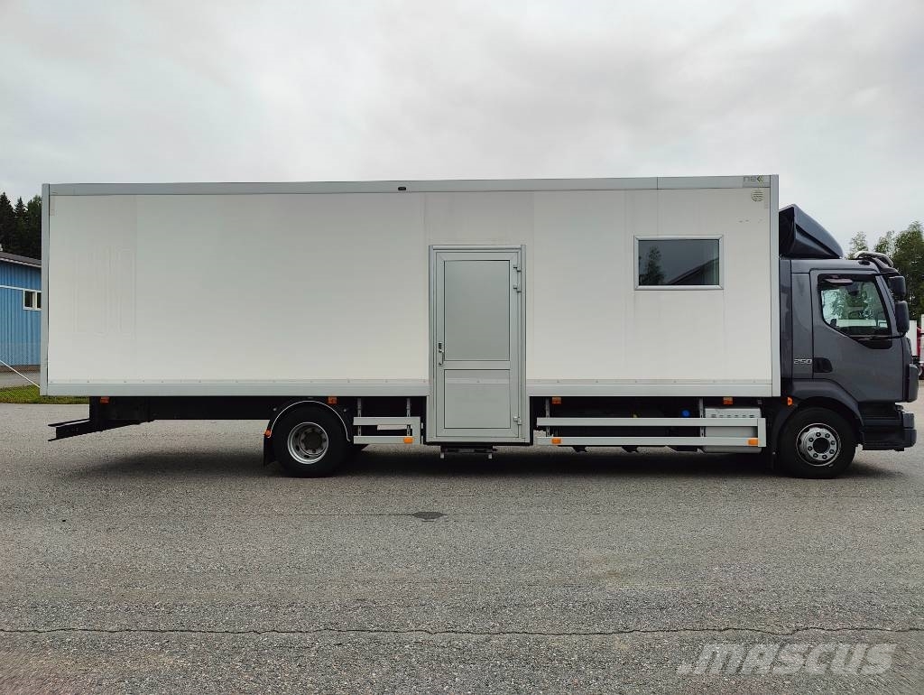 Volvo FL 250  Expo näyttelyauto Camiones con caja de remolque