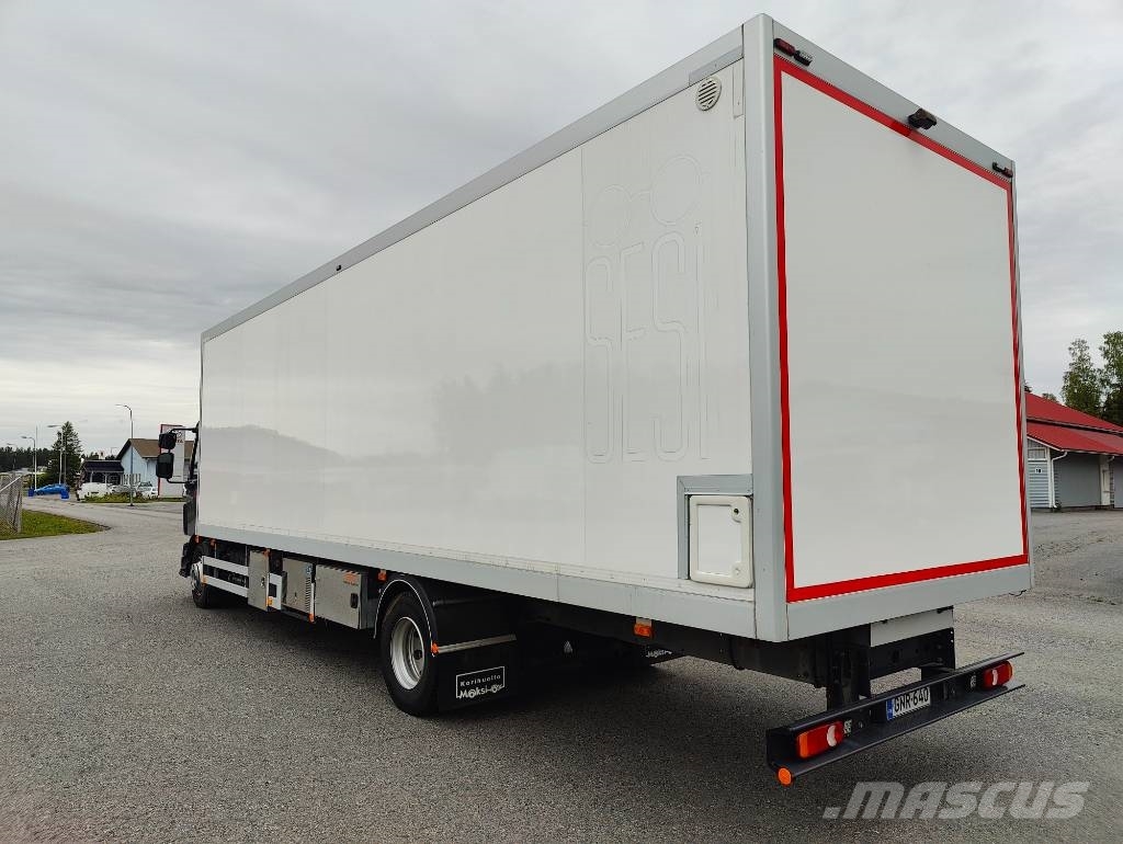 Volvo FL 250  Expo näyttelyauto Camiones con caja de remolque