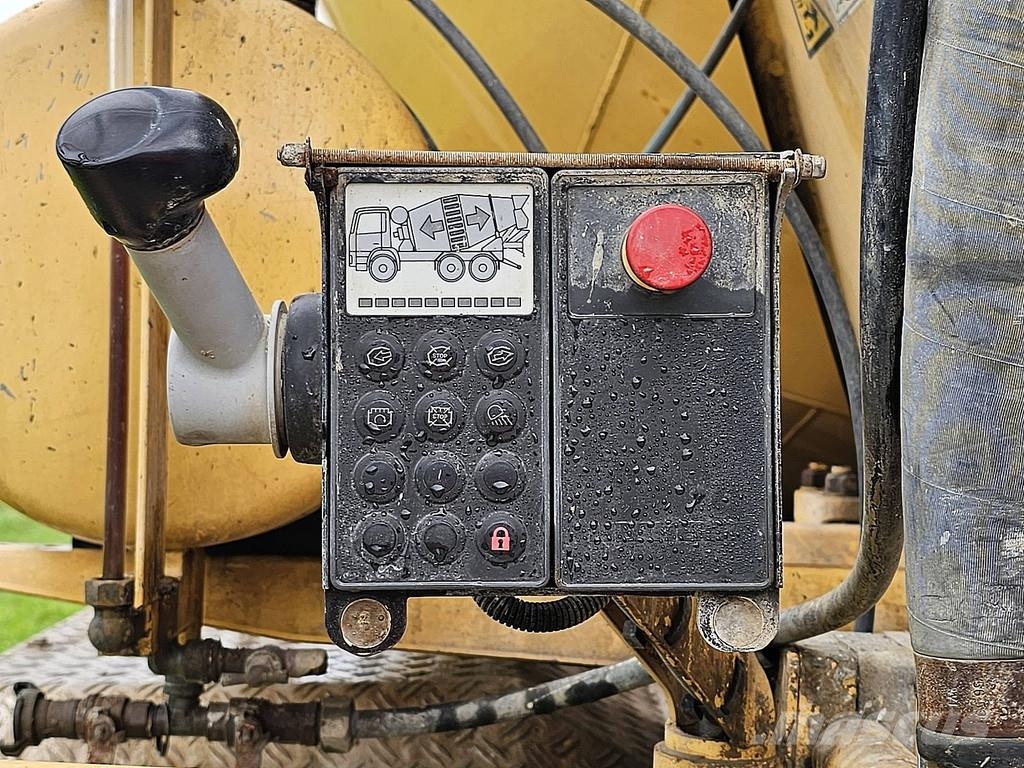 Mercedes-Benz AROCS 3240 混凝土車