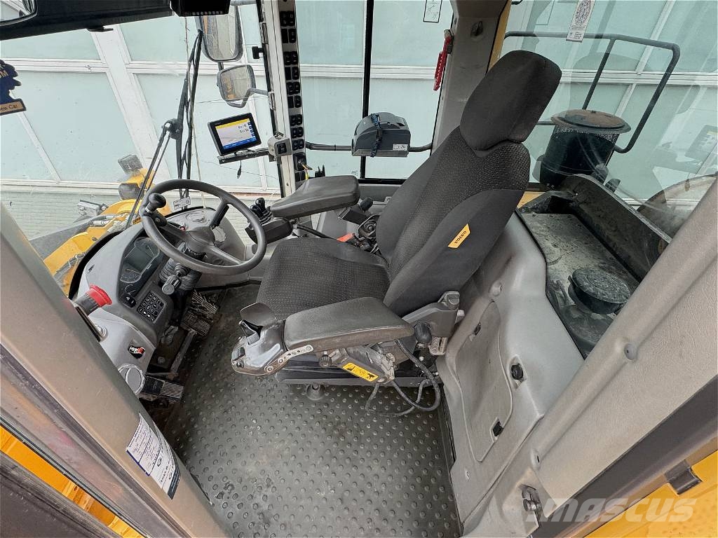 Volvo L 220 H Kolesni nakladalci