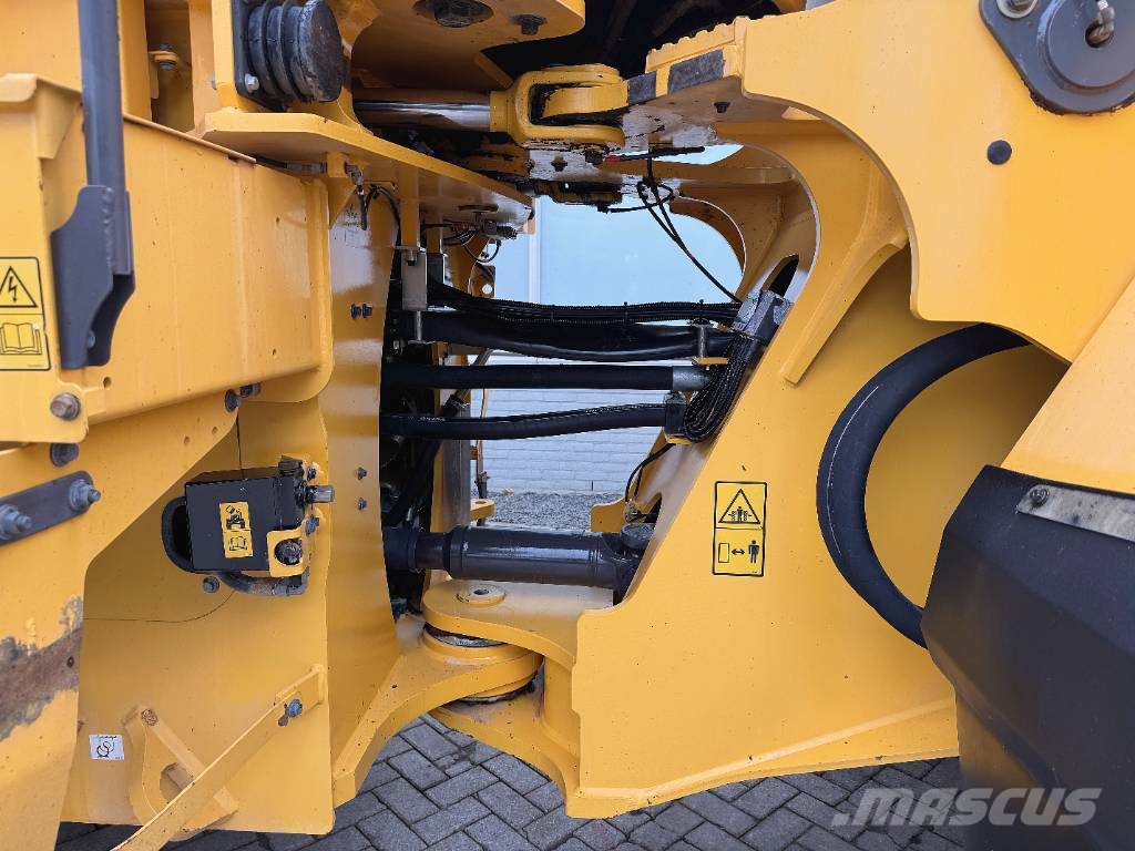 Volvo L 220 H Kolesni nakladalci