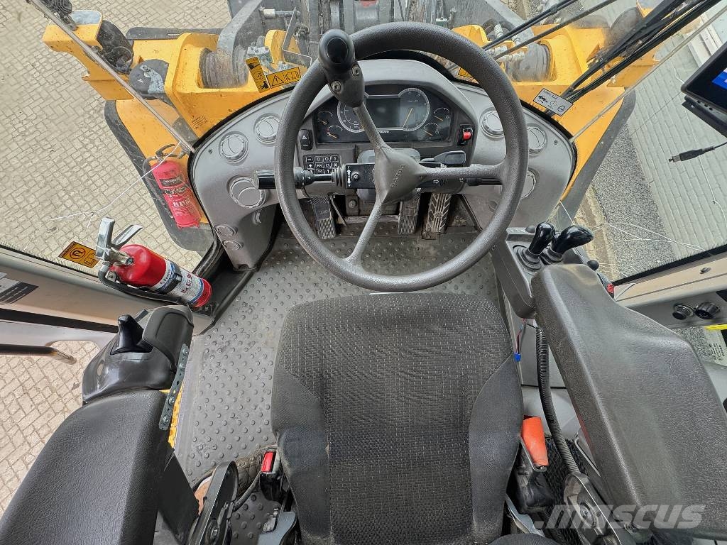 Volvo L 220 H Kolesni nakladalci