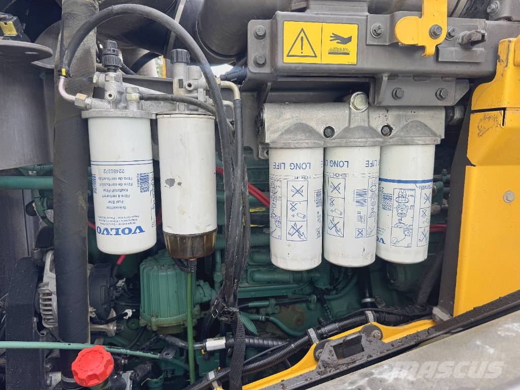 Volvo L 220 H Kolesni nakladalci