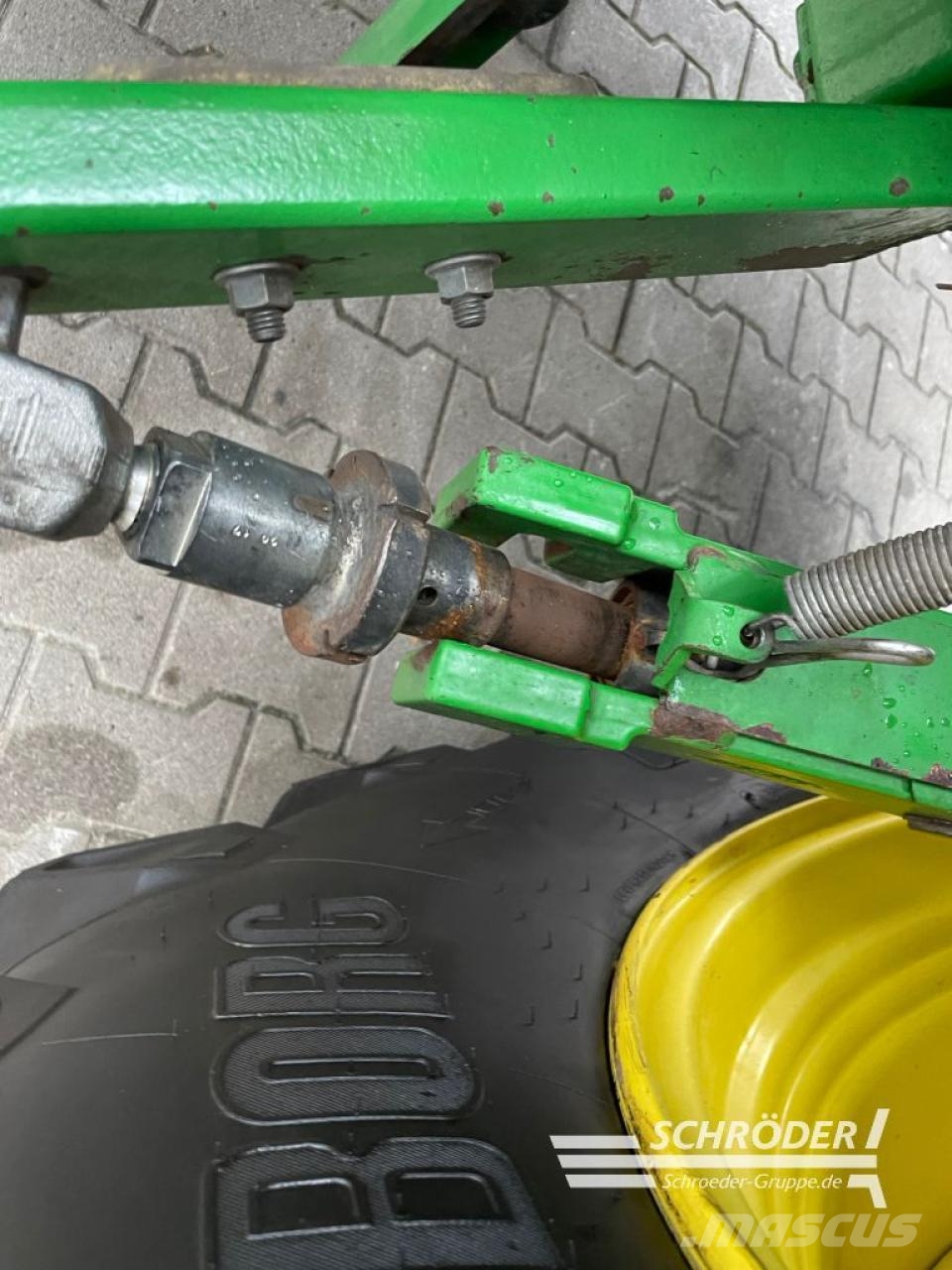 John Deere 6145R Traktorji