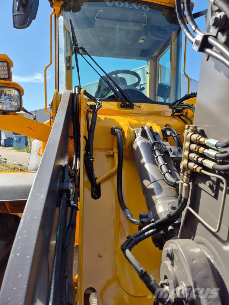 Volvo L60E NEW PAINT Kolesové nakladače