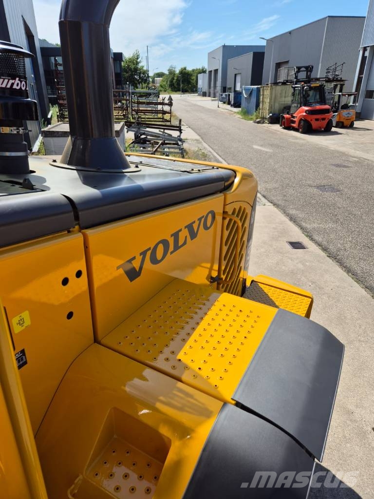 Volvo L60E NEW PAINT Kolesové nakladače