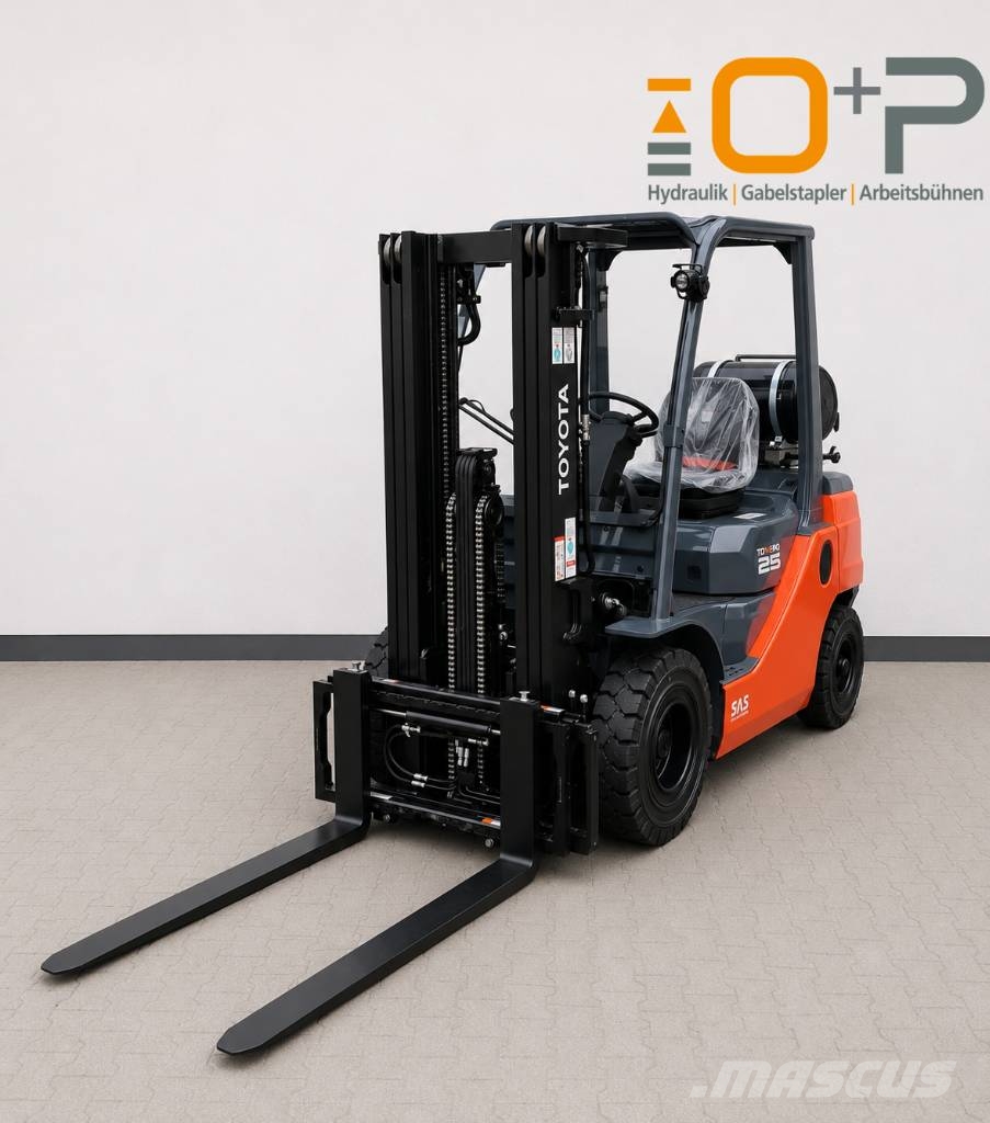 Toyota 02-8 FGF 25 Empilhadeiras a GLP