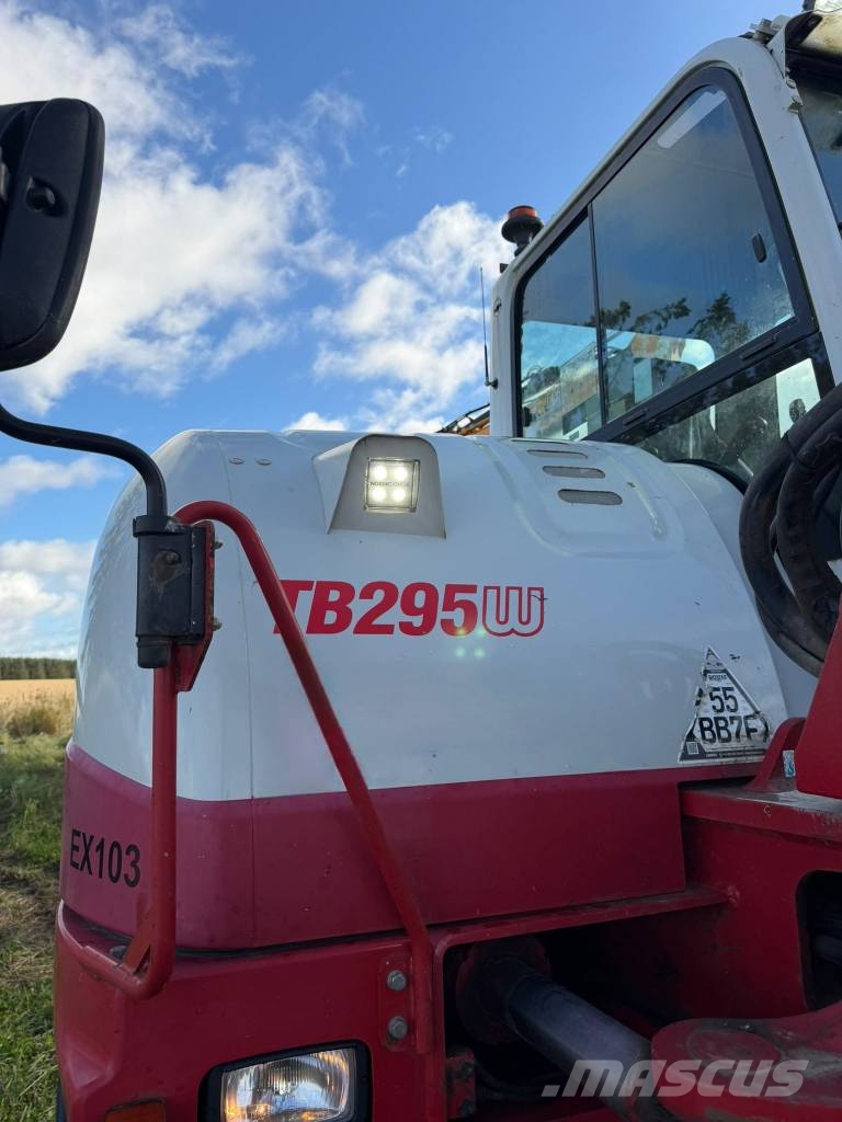 Takeuchi TB 295 W Engcon حفارات بعجل