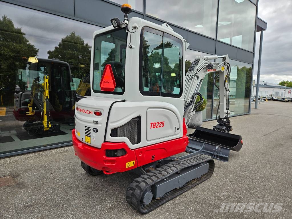 Takeuchi TB 225 소형 굴삭기 7톤 미만