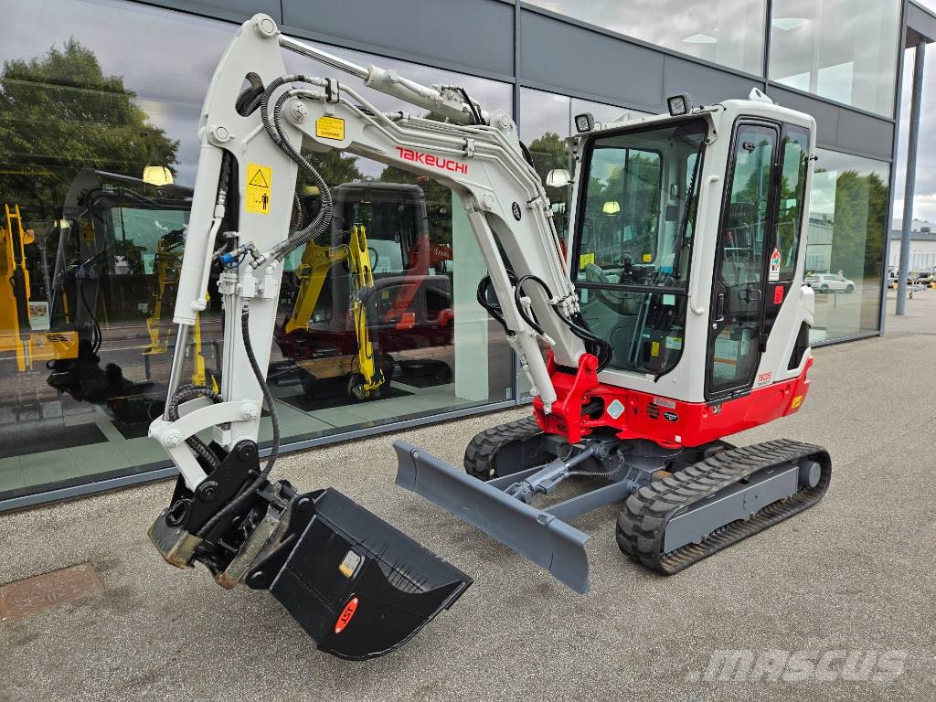 Takeuchi TB 225 소형 굴삭기 7톤 미만