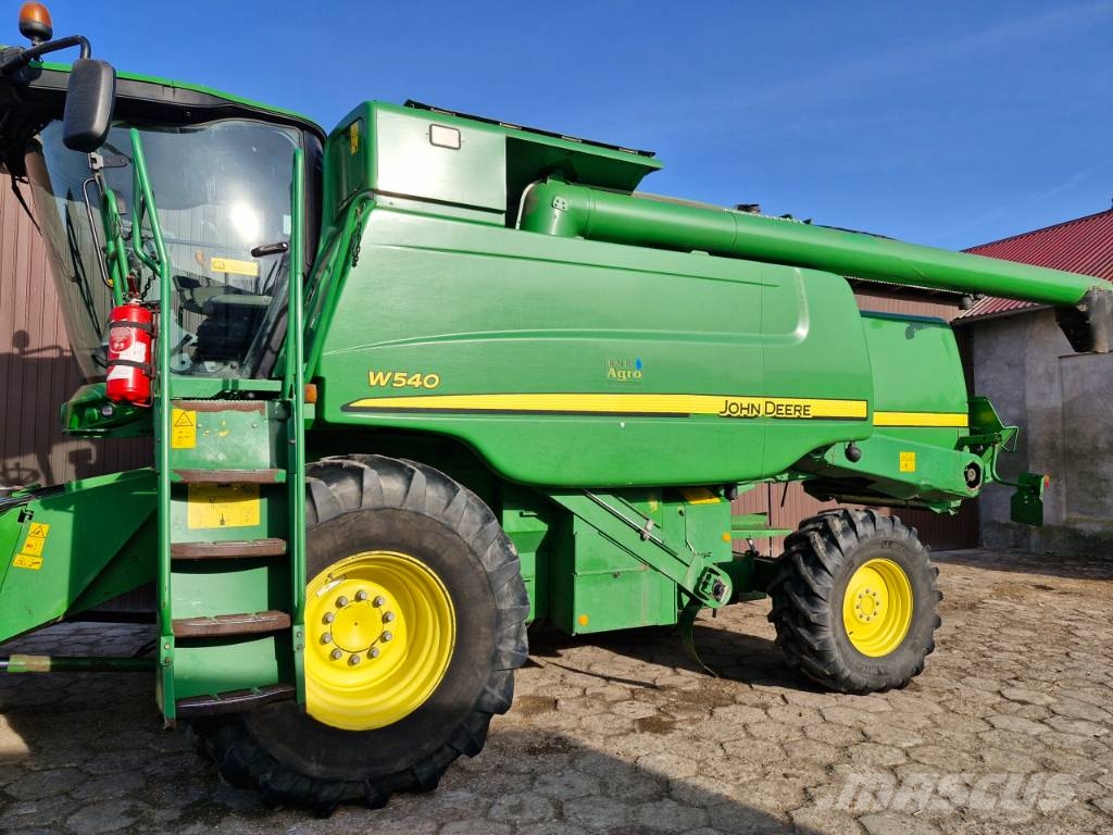 John Deere W 540 Skurtreskere